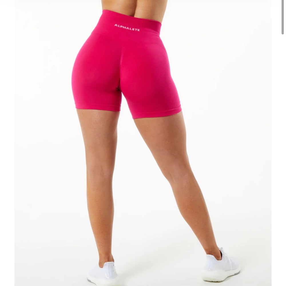 Alphalete Amplify 4.5in Shorts Pink